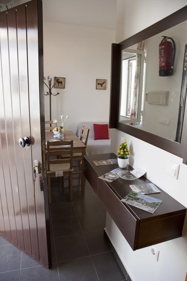 Apartamentos Puerta Sierra Puerto Serrano Luaran gambar