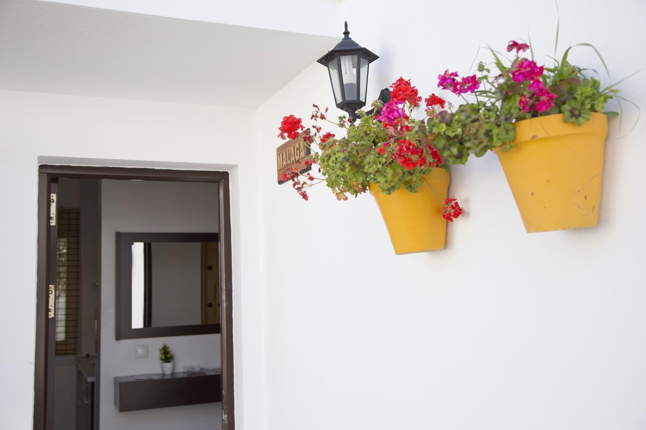 Apartamentos Puerta Sierra Puerto Serrano Luaran gambar