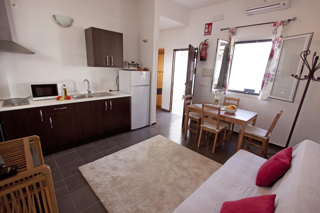Apartamentos Puerta Sierra Puerto Serrano Luaran gambar